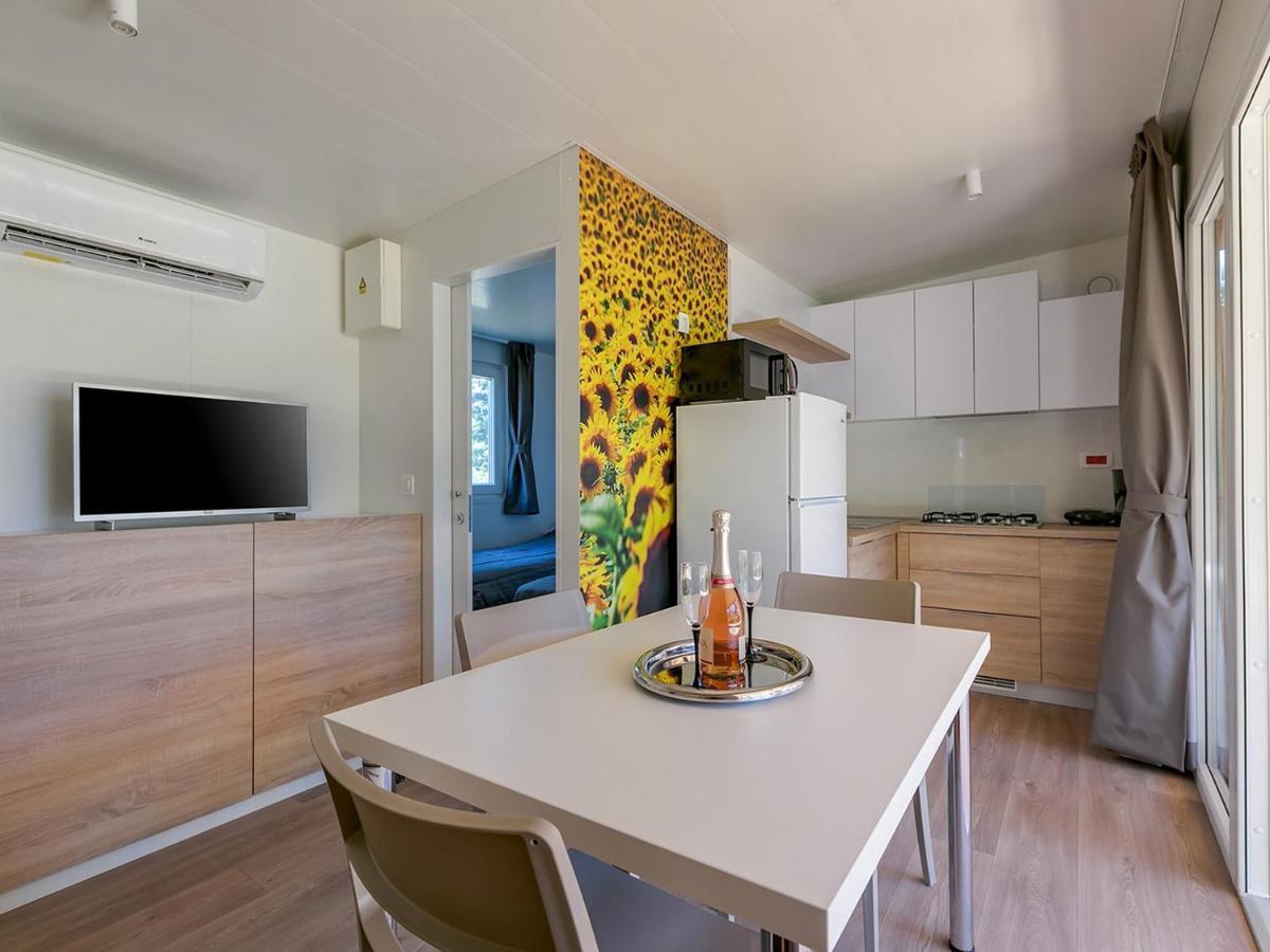 Adriamar Mobile Homes In Camping Park Umag Exterior photo